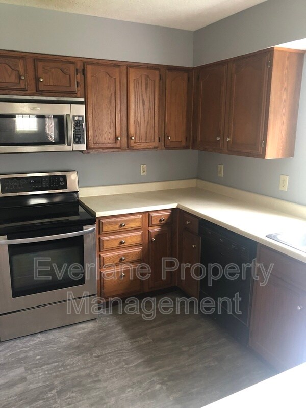 Foto del edificio - 7686 Baywood Dr S