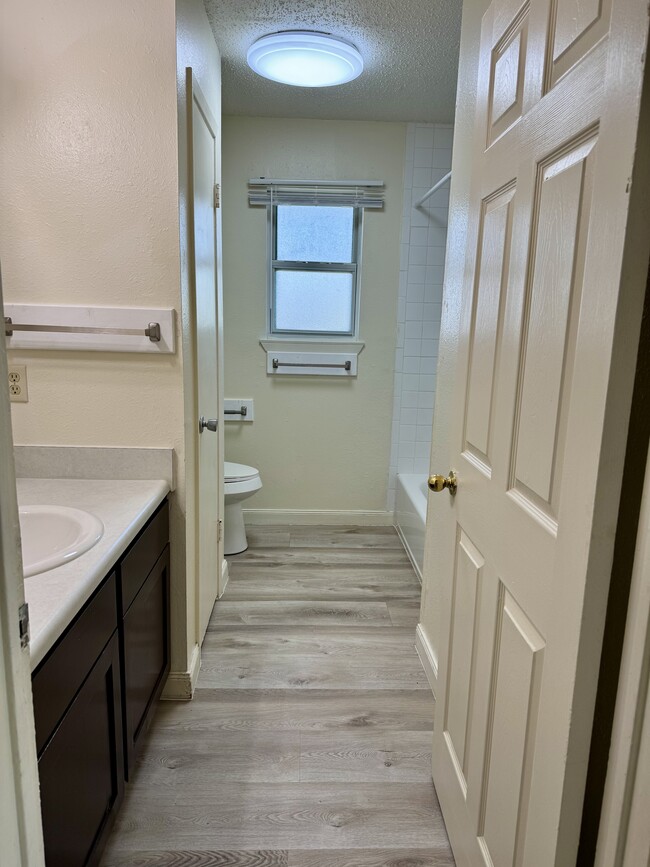 Foto del edificio - 1333 E 22nd St