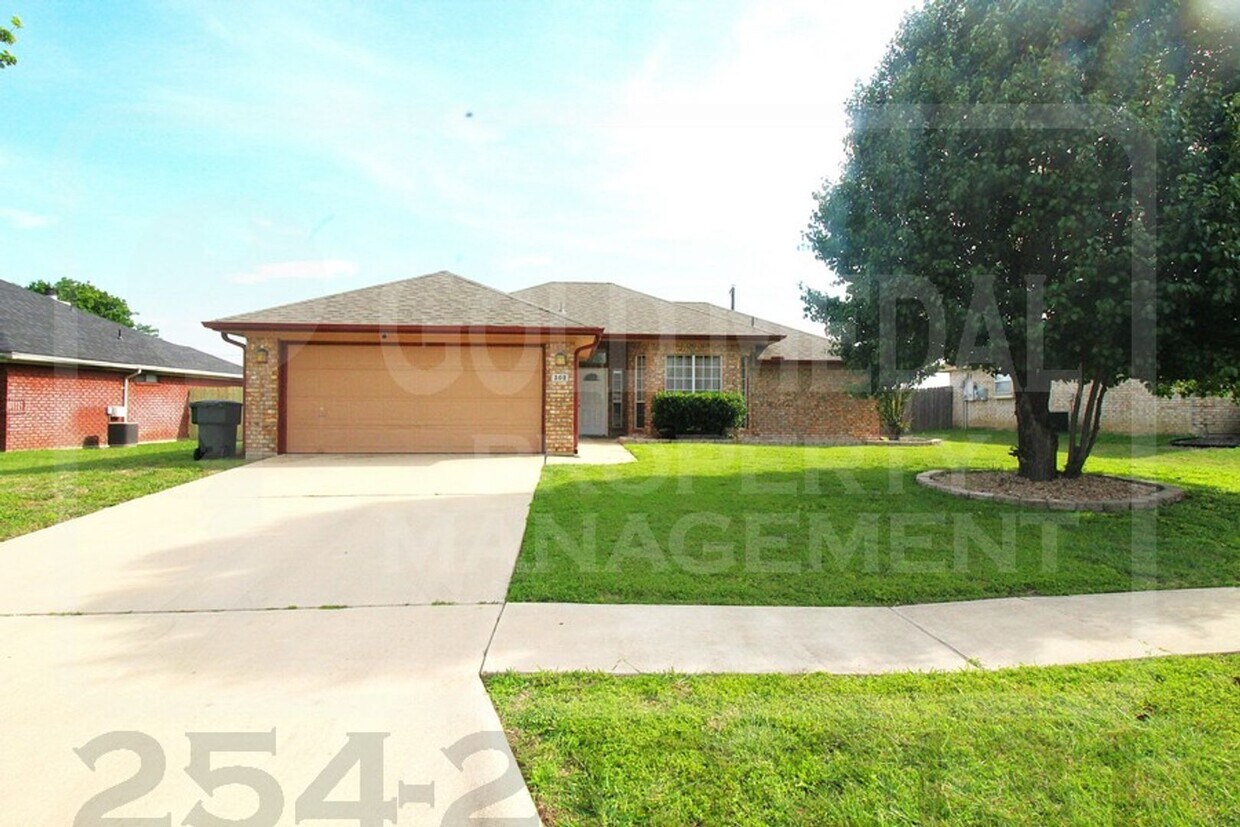 Foto principal - Spacious 3-Bed, 2-Bath Home in Prime Kille...