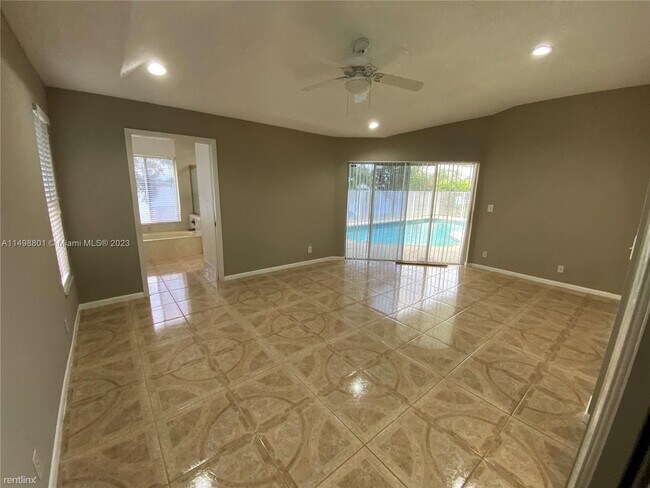 Foto del edificio - 4 br, 2 bath House - 1037 SW 149th Ln