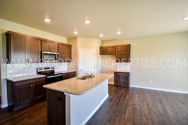Foto del edificio - 4 Bed 2 Bath Home in the Waukee School Dis...