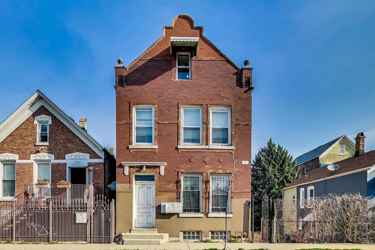 Primary Photo - 2714 w 24th PL