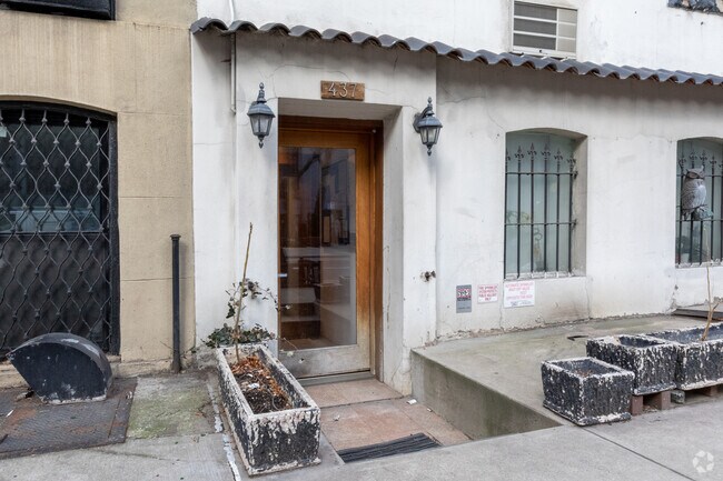 Entrance - 437 W 43rd St