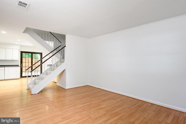 Building Photo - 2060 Headlands Cir