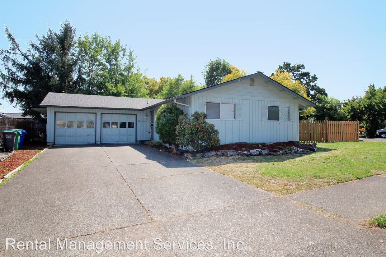 Foto principal - 3 br, 1 bath House - 3930 N. Kiska Street