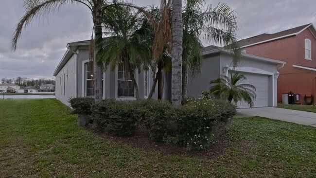 Foto del edificio - Beautiful 4-Bedroom Waterfront Rental Home...