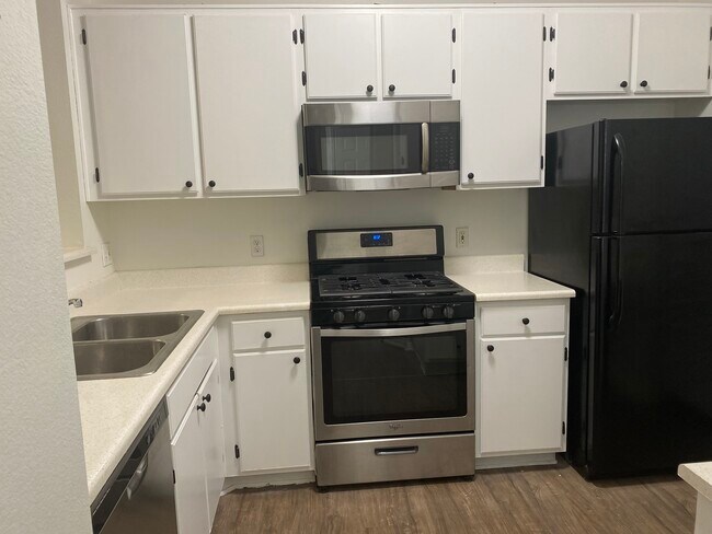 Kitchen - 1441 Santa Lucia Rd
