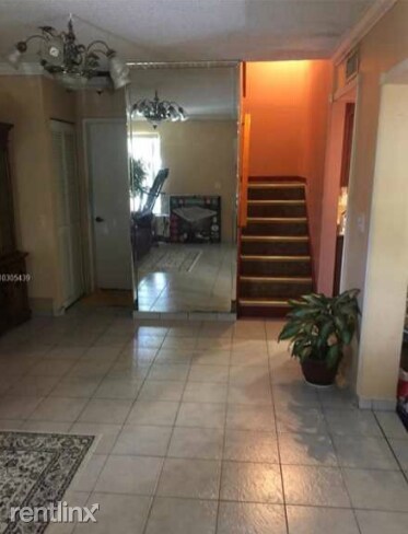 Foto del edificio - 621 NW 97th Pl