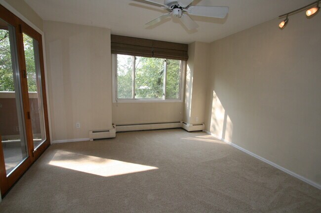 Sala de estar - 2201 Pearl St