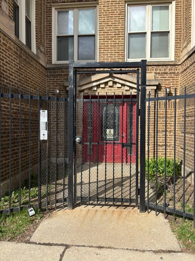 Building Photo - 7010 S Merrill Ave