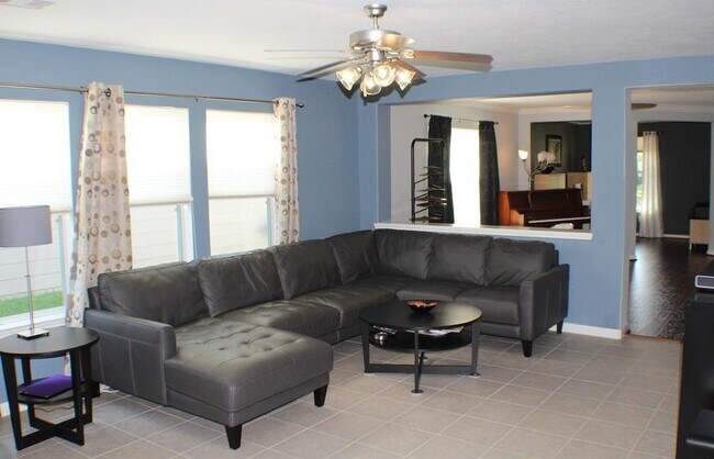 Foto del edificio - 18230 Foley Park Ct