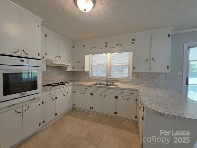 Foto del edificio - 402 E 18th St
