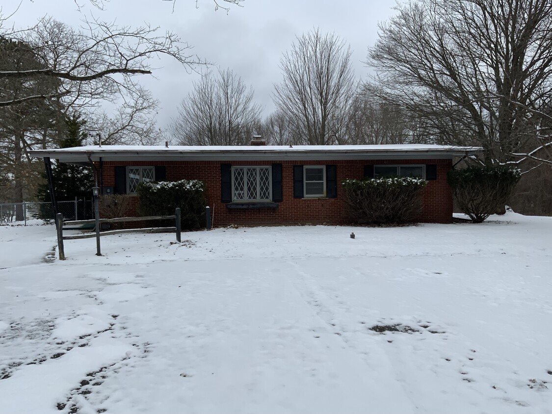 Primary Photo - 9440 Spencer Rd