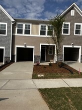 Building Photo - 5871 Woodlawn Dr