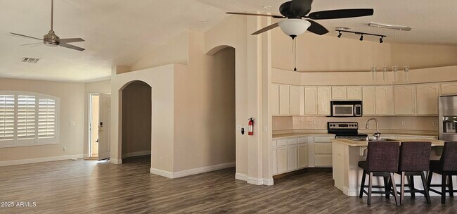 Foto del edificio - 4915 S Roosevelt St