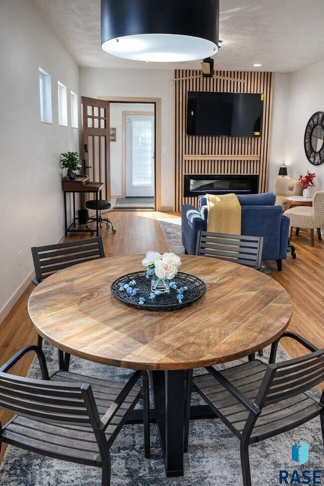 Foto del edificio - 920 S Summit Ave