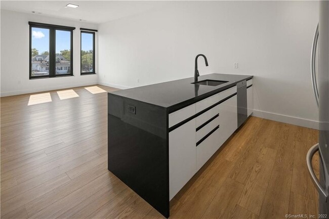 Building Photo - 78 Unquowa Pl