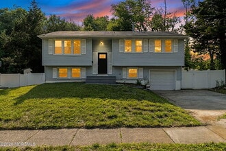 Building Photo - 901 Russo Dr