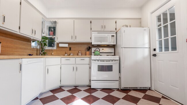 Foto del edificio - 44 Schlosser Dr