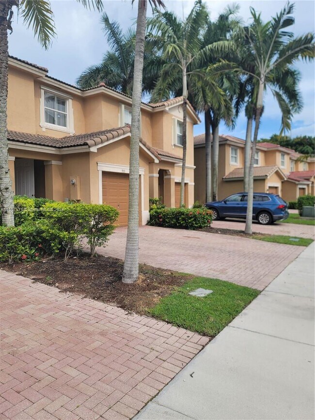 Foto del edificio - 933 NE 42nd Ave