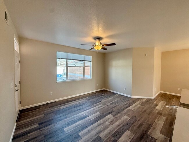 Building Photo - Beautiful,  2 Bed/2 Bath Condo in High Plains Village