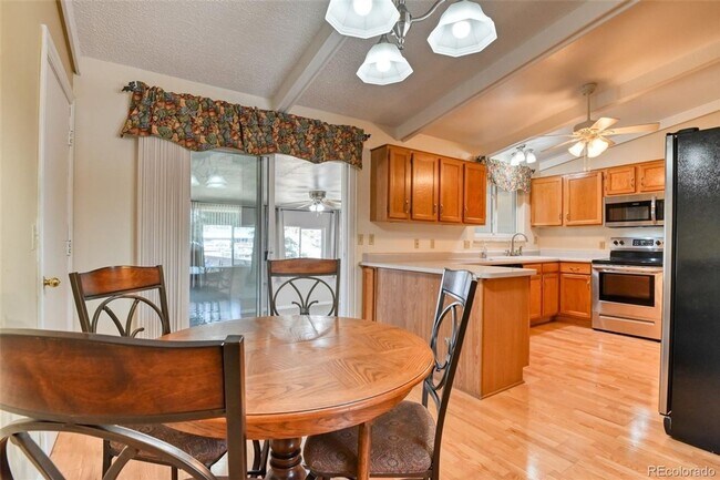 Foto del edificio - Charming 3BR or 4 BR Split House in Colora...