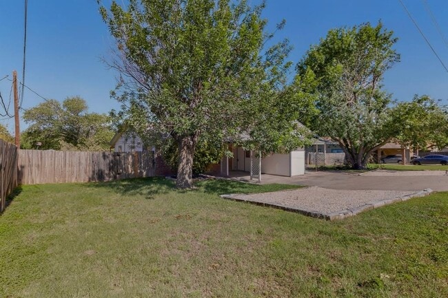 Building Photo - 12800 Old San Antonio Rd