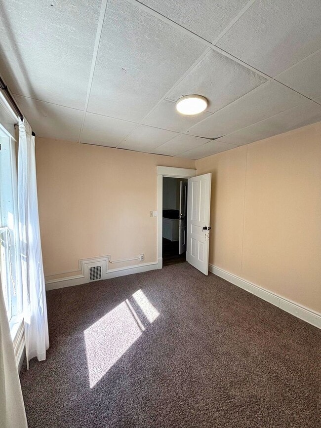 Foto del edificio - 216 Lafayette Ave NE