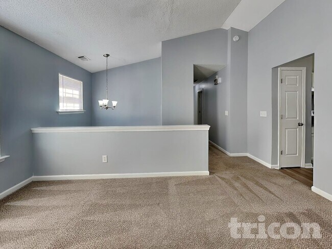 Foto del edificio - 245 Longview Dr