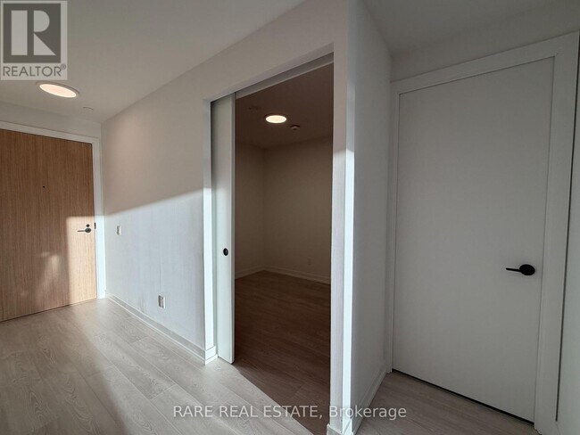 Building Photo - 35 Parliament St