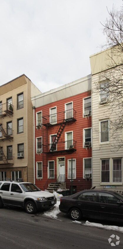 Primary Photo - 189 Green St