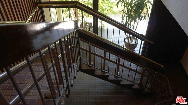 Foto del edificio - 1461 Laurel Way