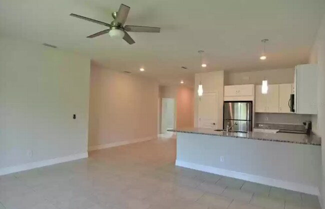 Building Photo - 1014 San Cristobal Ave