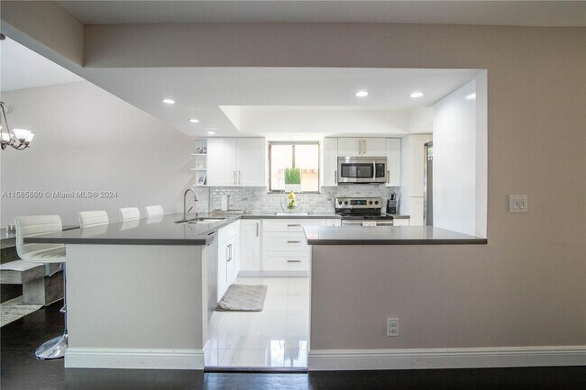 Foto del edificio - 874 NW 79th Terrace