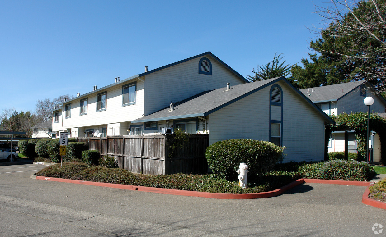 Building Photo - Westbrook Apartments