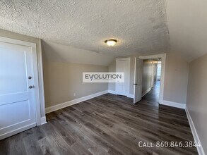 Building Photo - 228 Franklin Ave