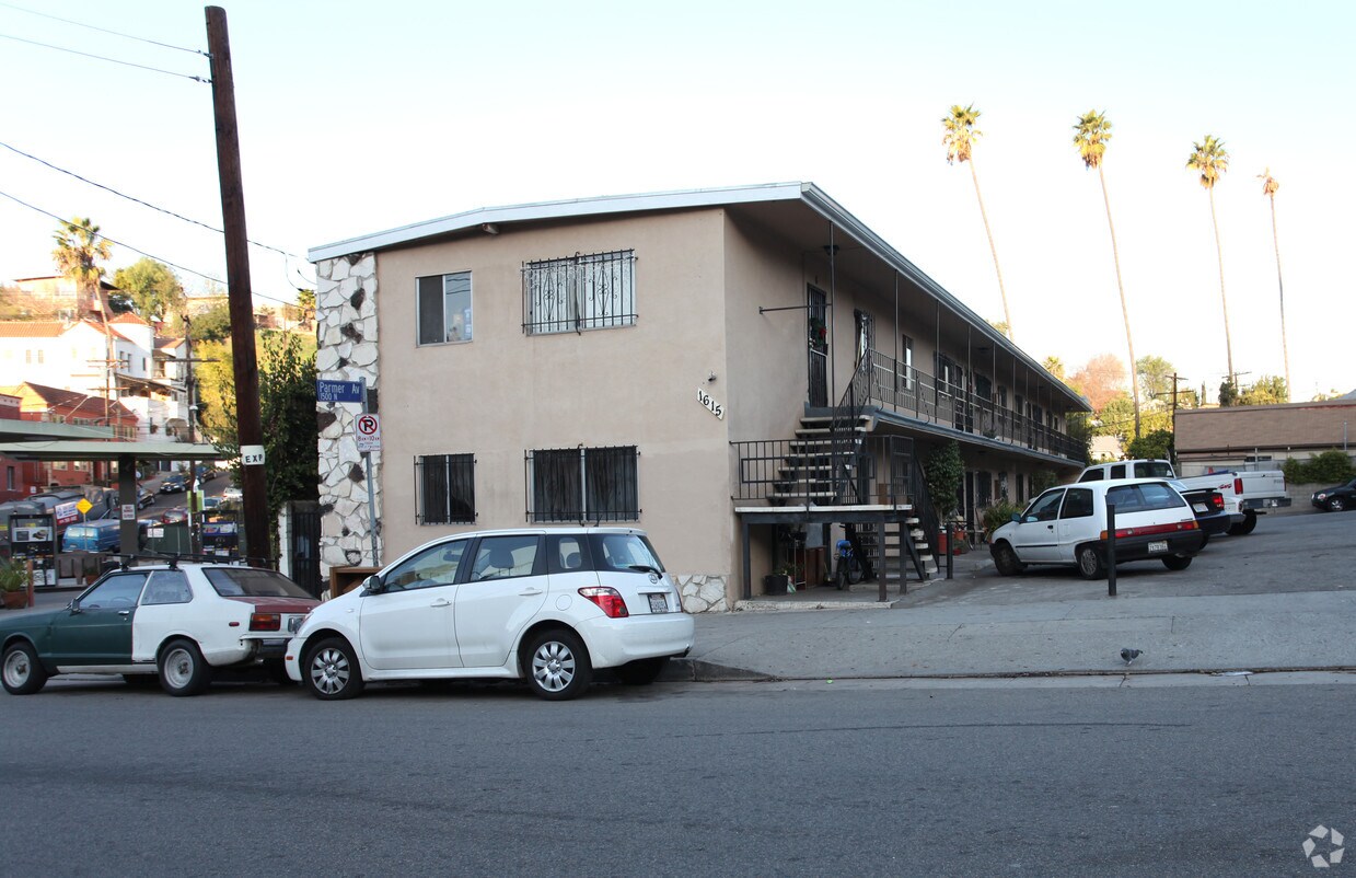 Primary Photo - 1615 Morton Ave