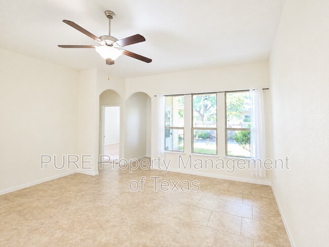 Foto del edificio - 615 Linares Ln