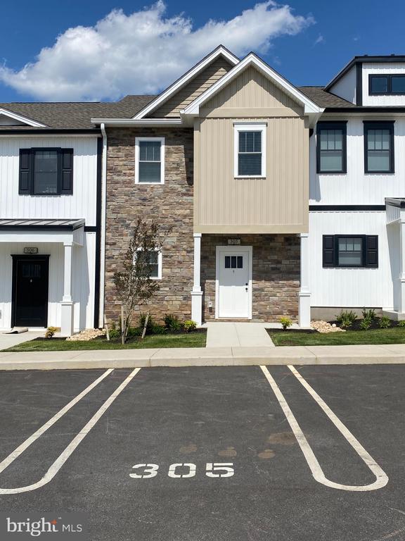 Primary Photo - 556 Leesville Rd