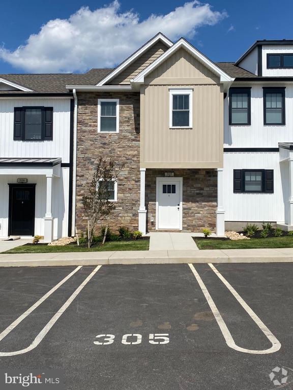 Building Photo - 556 Leesville Rd