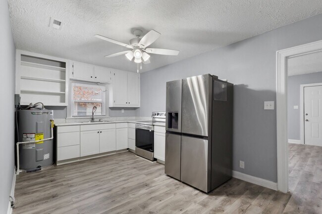 Foto del edificio - Charming 2-bedroom, 1-bathroom Duplex in C...