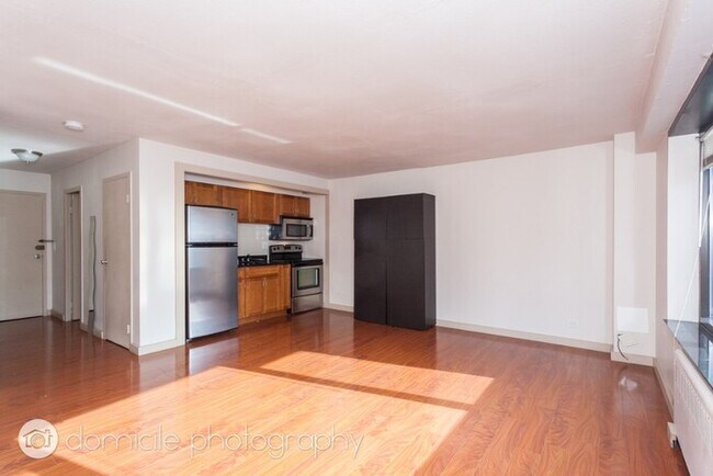 Building Photo - 3100 NORTH Lake Shore DRIVE, #703