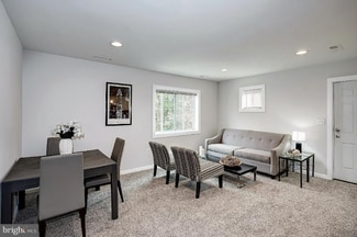 Building Photo - 319 Burns St SE