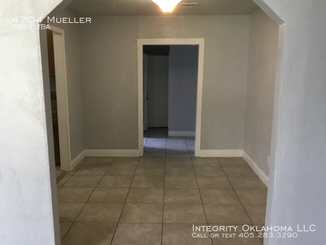Foto del edificio - 4704 N Mueller Ave