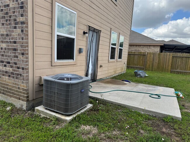 Building Photo - 7943 Vacek Meadows Loop