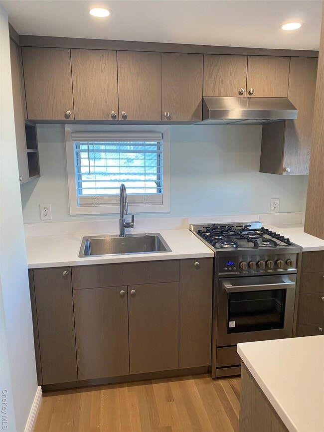 Building Photo - 75 W Washington Ave