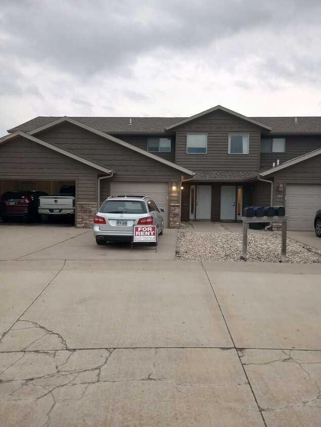 Primary Photo - Two bedroom one bathroom w/ single garage