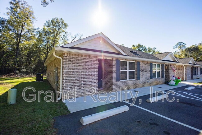 Building Photo - 6283 Holland Rd
