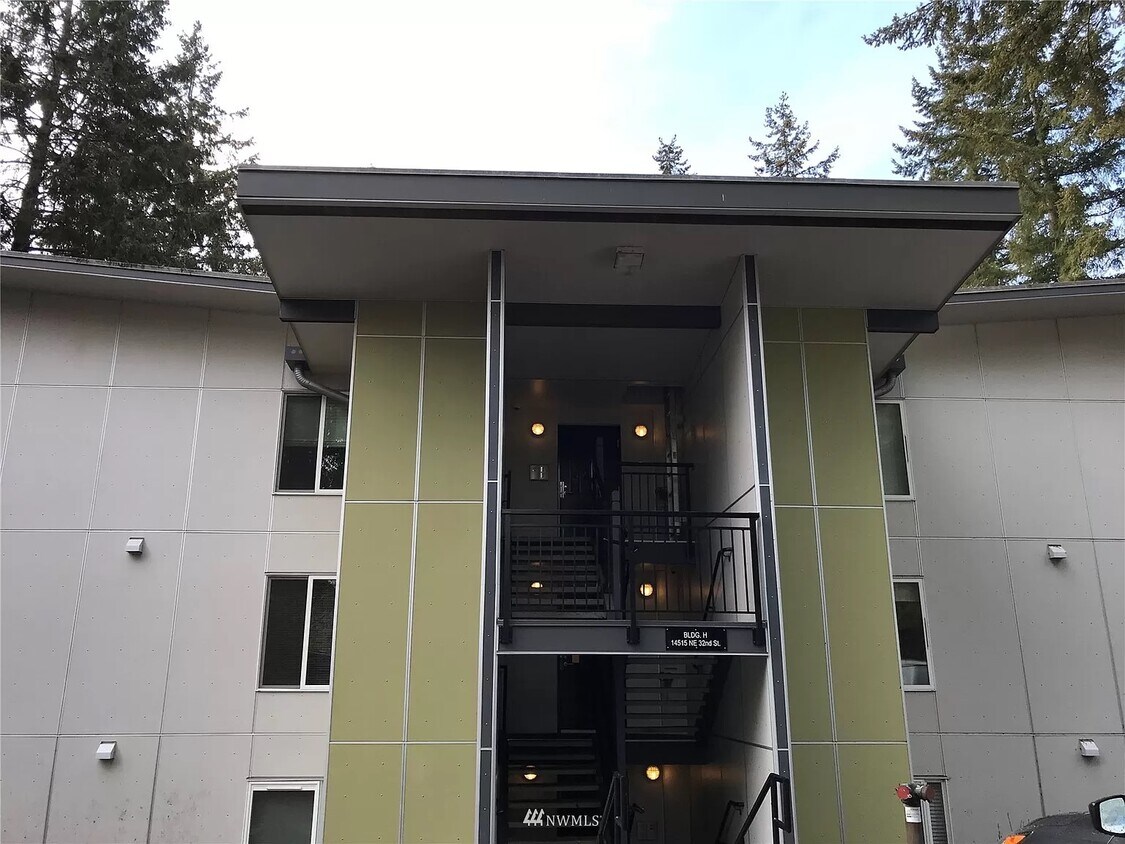 Foto principal - 14515 NE 32nd St