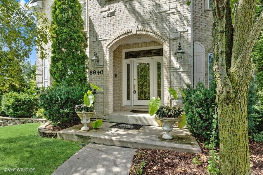 Foto principal - 8840 Royal Dr